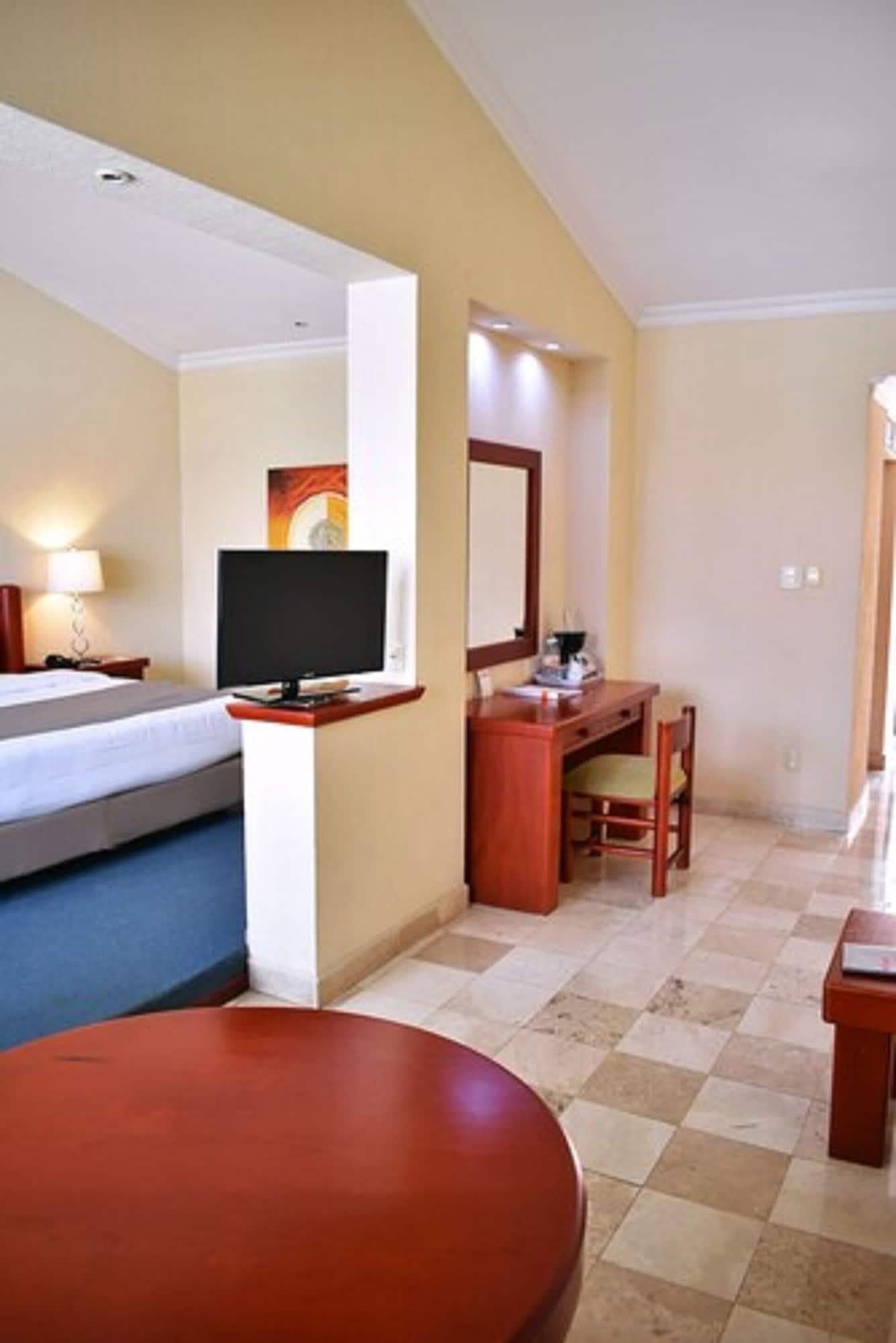 La Posada Hotel Y Suites San Luis Potosí Екстериор снимка
