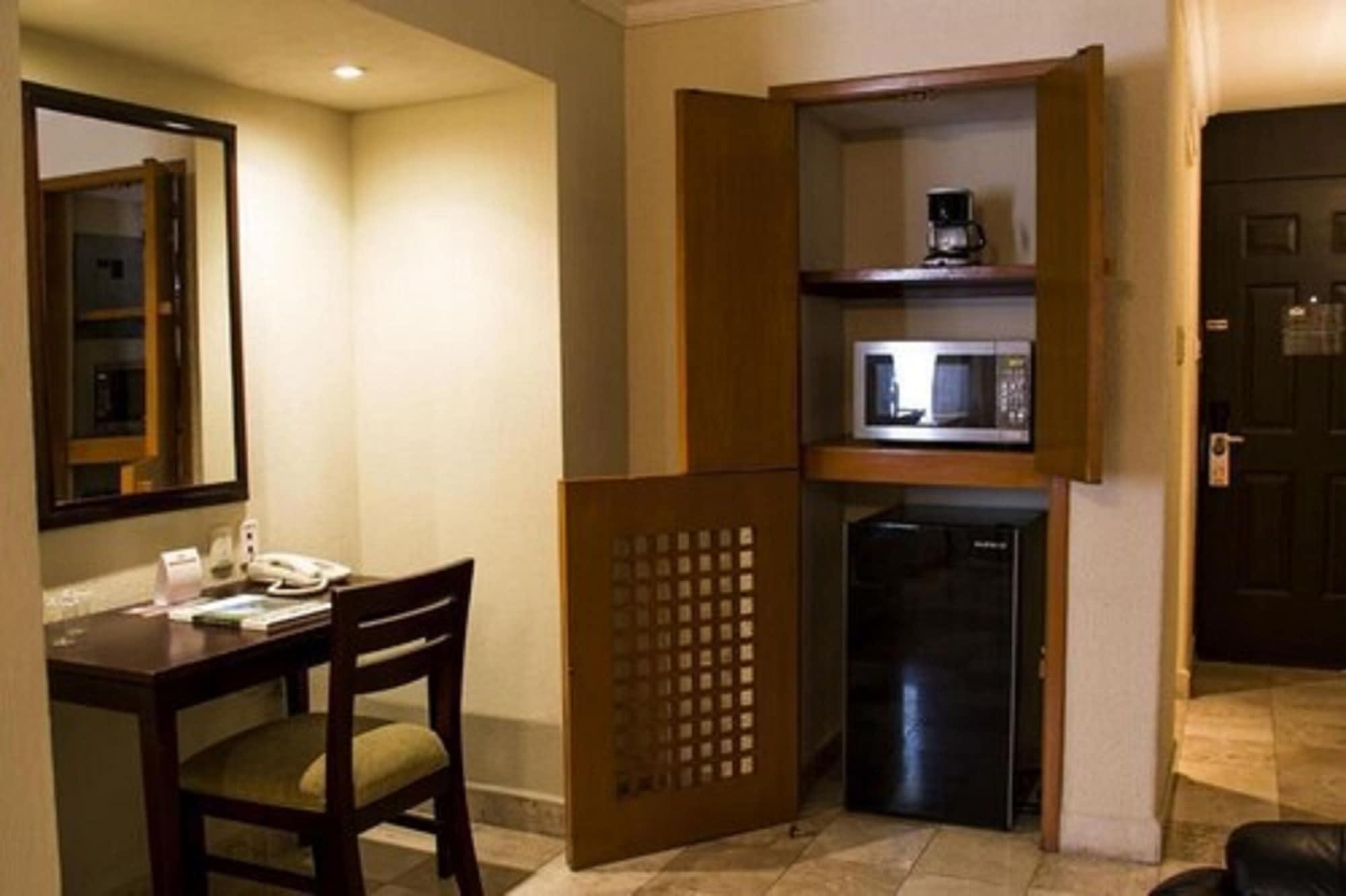 La Posada Hotel Y Suites San Luis Potosí Екстериор снимка