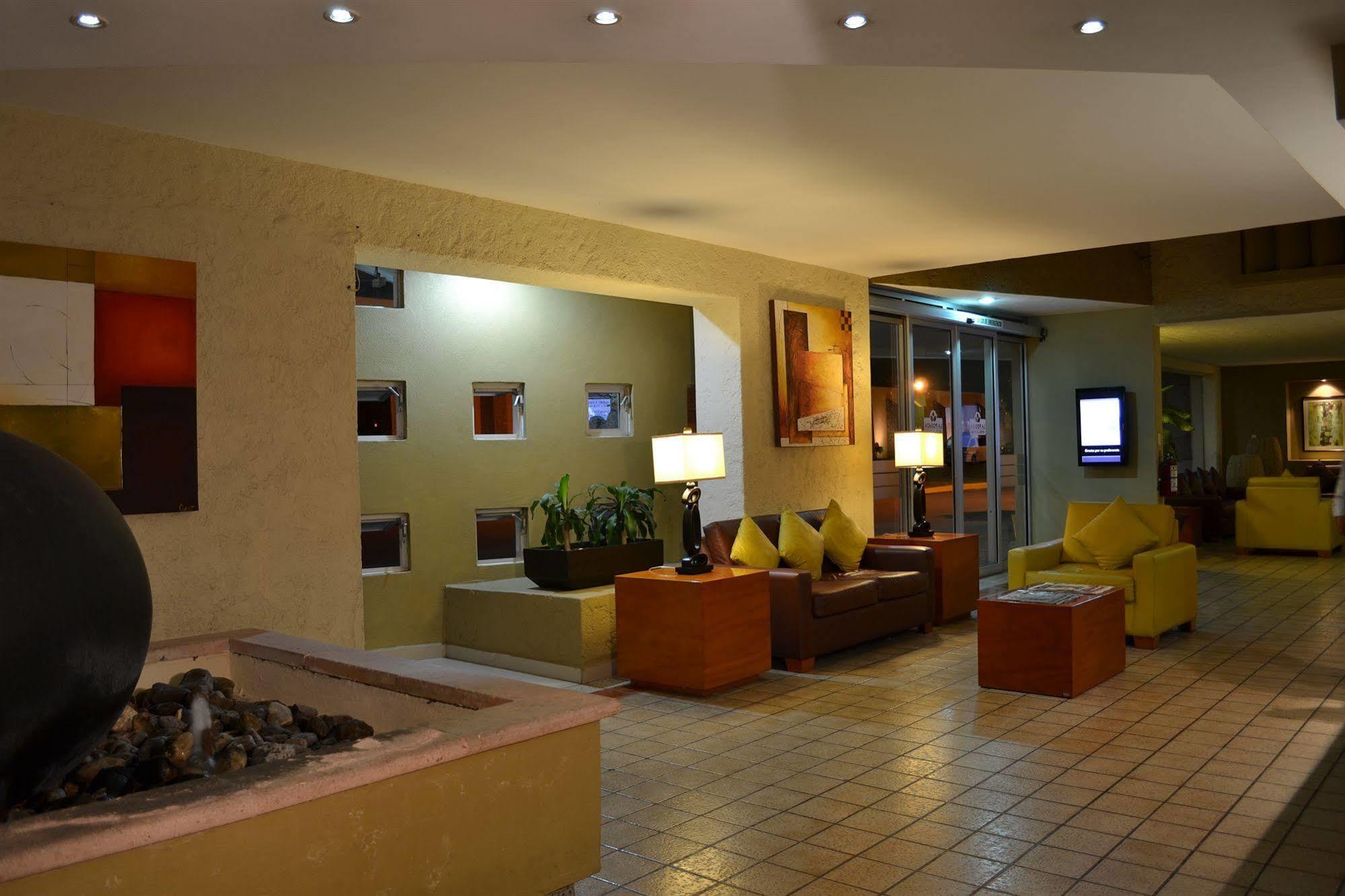 La Posada Hotel Y Suites San Luis Potosí Екстериор снимка