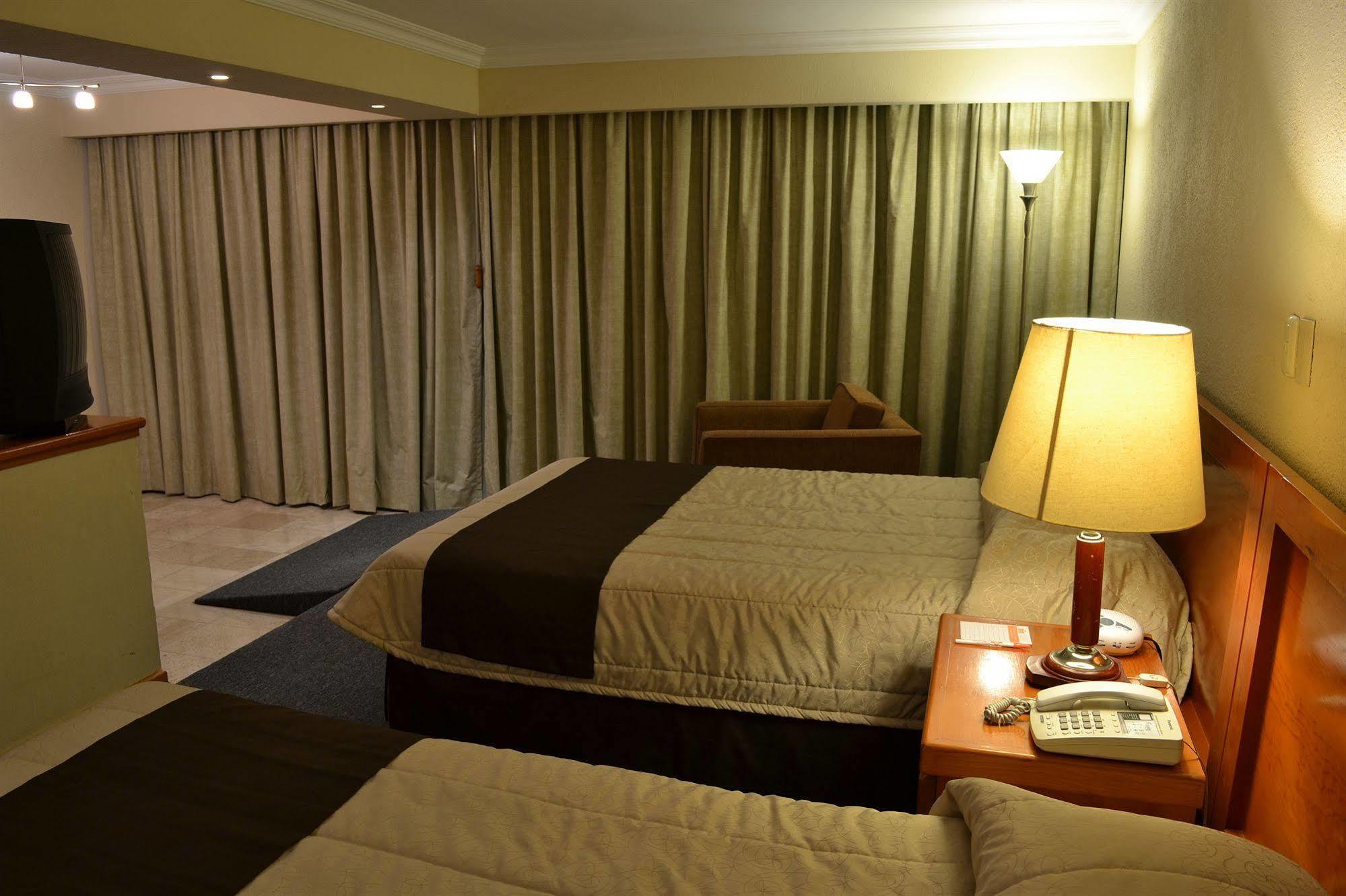 La Posada Hotel Y Suites San Luis Potosí Екстериор снимка