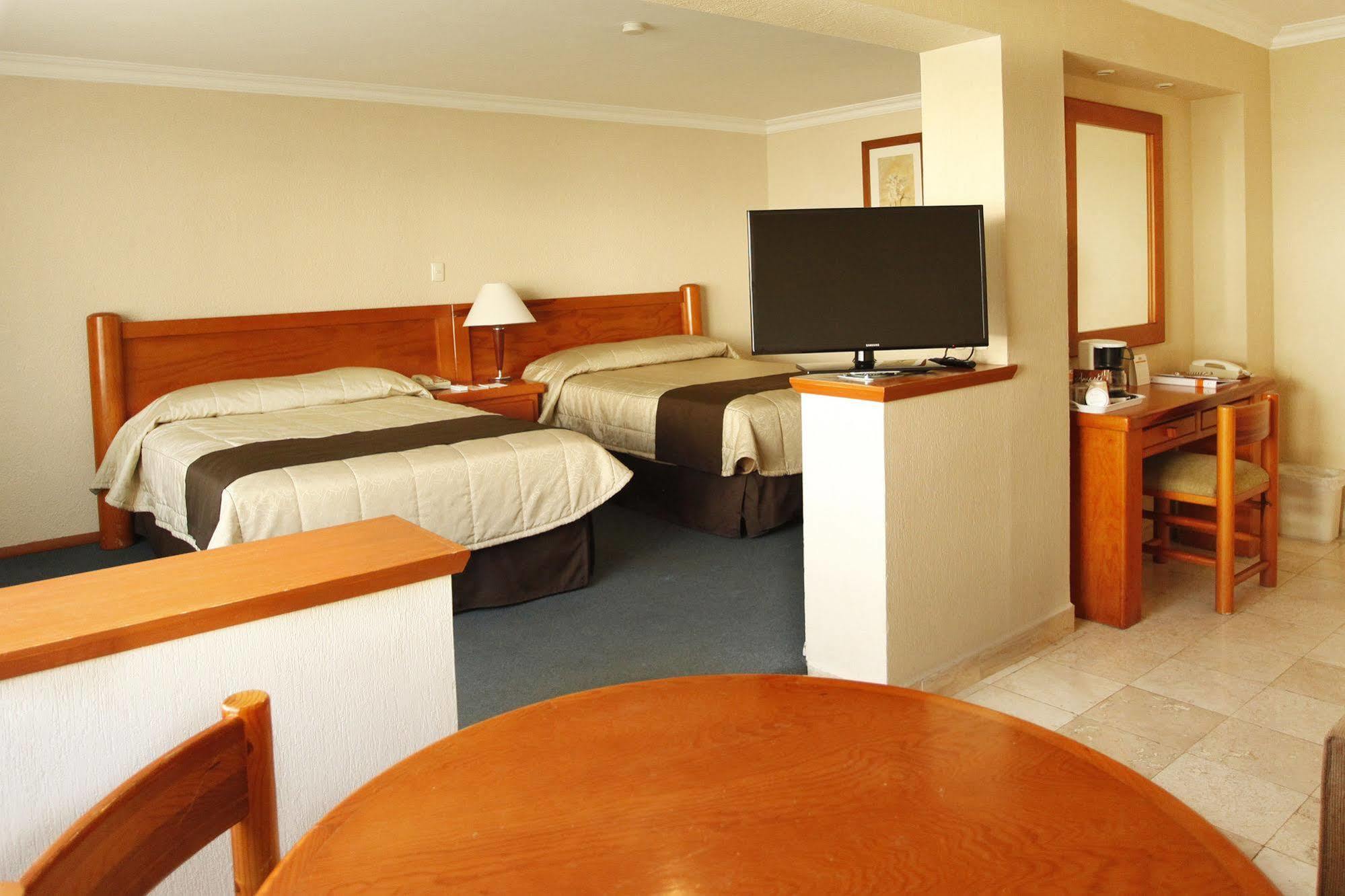 La Posada Hotel Y Suites San Luis Potosí Екстериор снимка