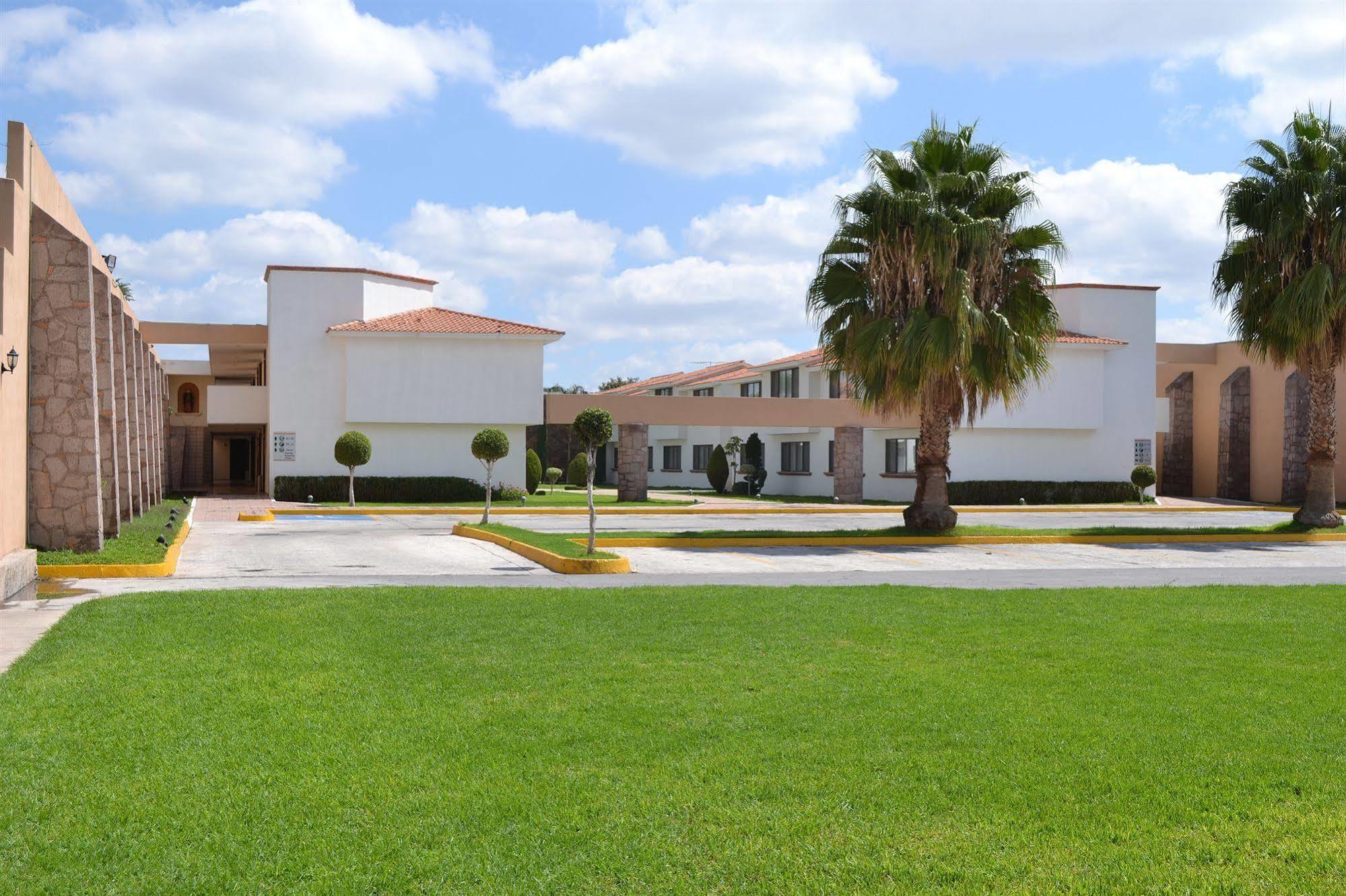 La Posada Hotel Y Suites San Luis Potosí Екстериор снимка