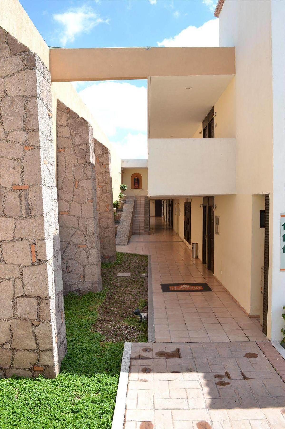 La Posada Hotel Y Suites San Luis Potosí Екстериор снимка